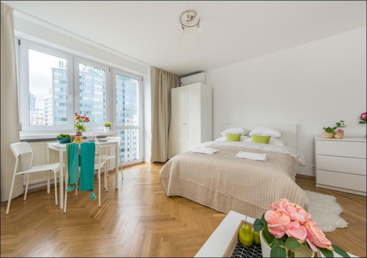 P&O Apartments Dworzec Centralny Warschau Buitenkant foto